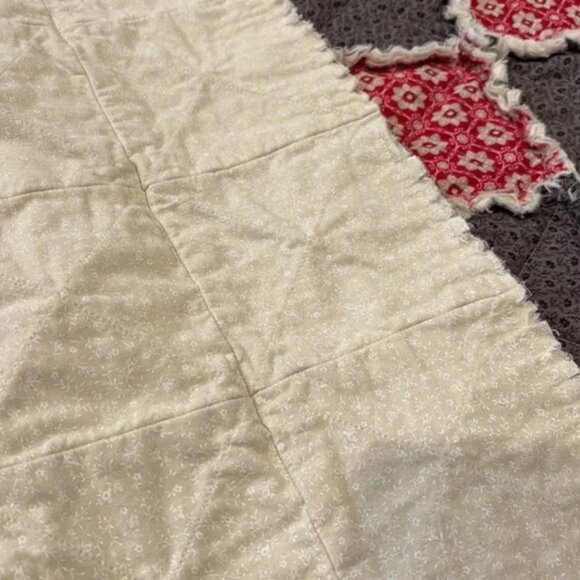 NWOT Distressed handmade floral baby blanket - Picture 2 of 7